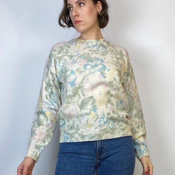 Vintage 1980s PASTEL Floral ANGORA Wool Sweater! Medium - Picture 4 of 9